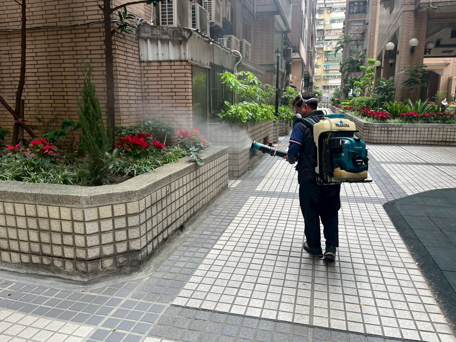 社區周邊消毒除蟲